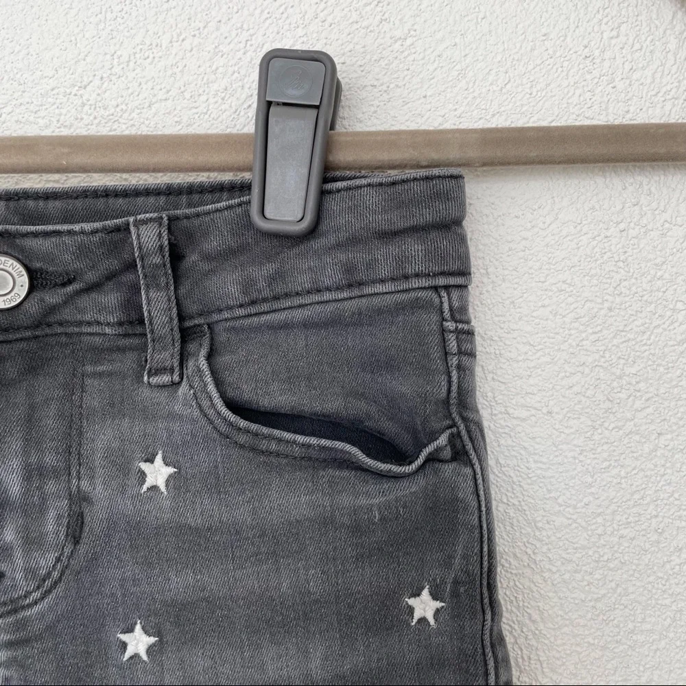 GAP star embroidered